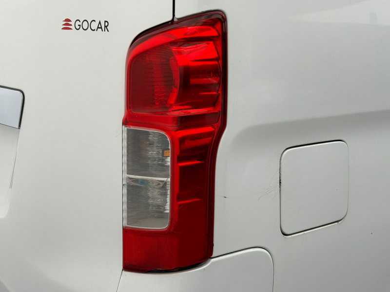 Nissan Urvan NV350 Pasajeros 4 pts. TM5, a/ac., VE, CD, 12 pas. 2016